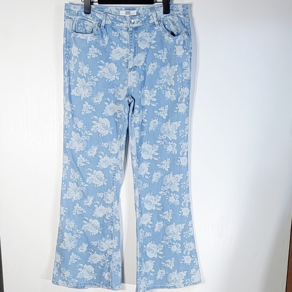 ❗️4/$20 Madden NYC High Waist Flare Floral Print Bohemian Jeans Size 17 - Picture 2 of 6